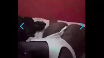 تشغيل تظهر المراهقات السوداء جسدها مثير على كام