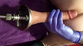 تشغيل أراد Touchmytushy بعض الضجيج الجاد.