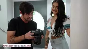 play Naughty America - Райан Рид готов трахнуть брата своей подруги