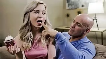 Abspielen Lexi Lore feiert ihren 18. Geburtstag mit Papas Schwanz - ganzer Film auf freetaboo.net