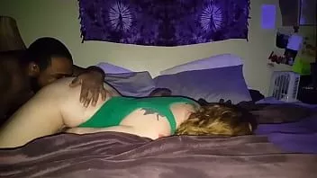 Oynat Sıcak bebek gets creampied at bir kolej ev parti