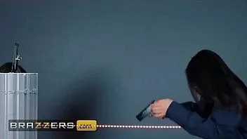 تشغيل Hottie babe (kendra spade) الملاعين حارس الأمن - brazzers