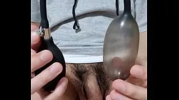 Oynat Üretrayı genişletmek için kullanılan pompalama oyuncağıyla sondaj yapmak