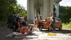 play Orgía europea dura: una conclusión espectacular, llena de estilo perrito y sexo en grupo