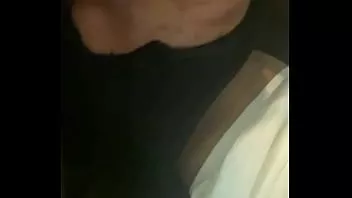 تشغيل قناع امرأة البصق فقط أحب أكل ديك
