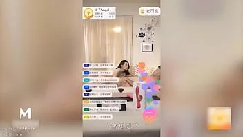 Reproducir Su nombre o más videos de ella, por favor!