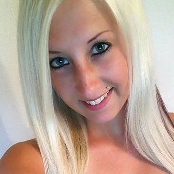 Pornostar Leonie Pur