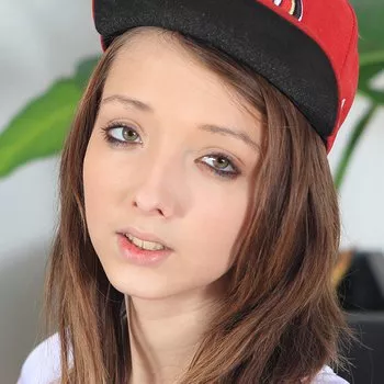 अभिनेता Lucie Wilde