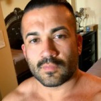 قناة Illicit Derek